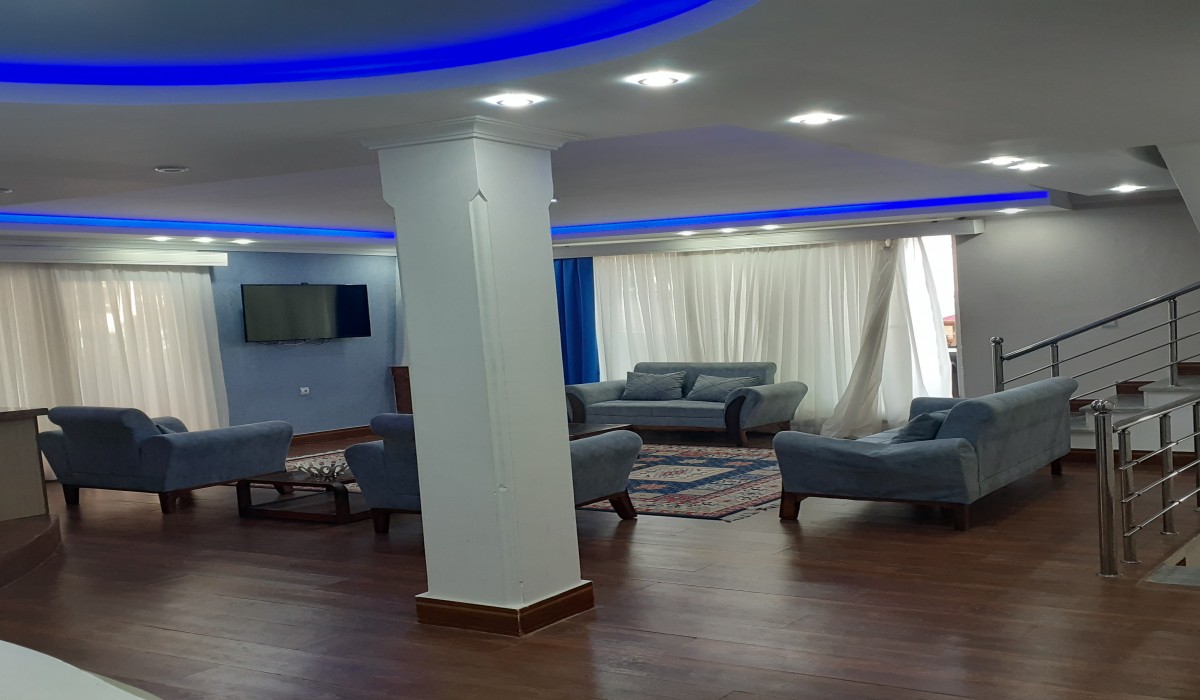 پذیرایی ویلا استخردار لب دریا بابلسر