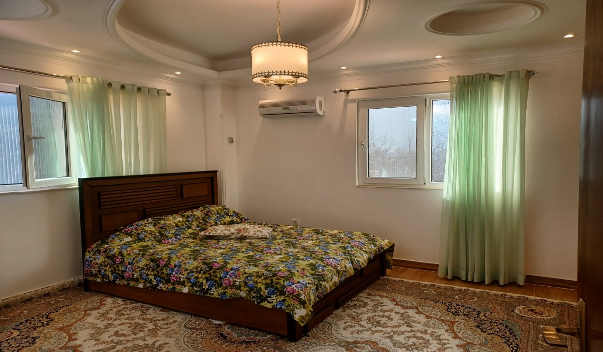 اتاق خواب پایین عمارت لاکچری- لفور