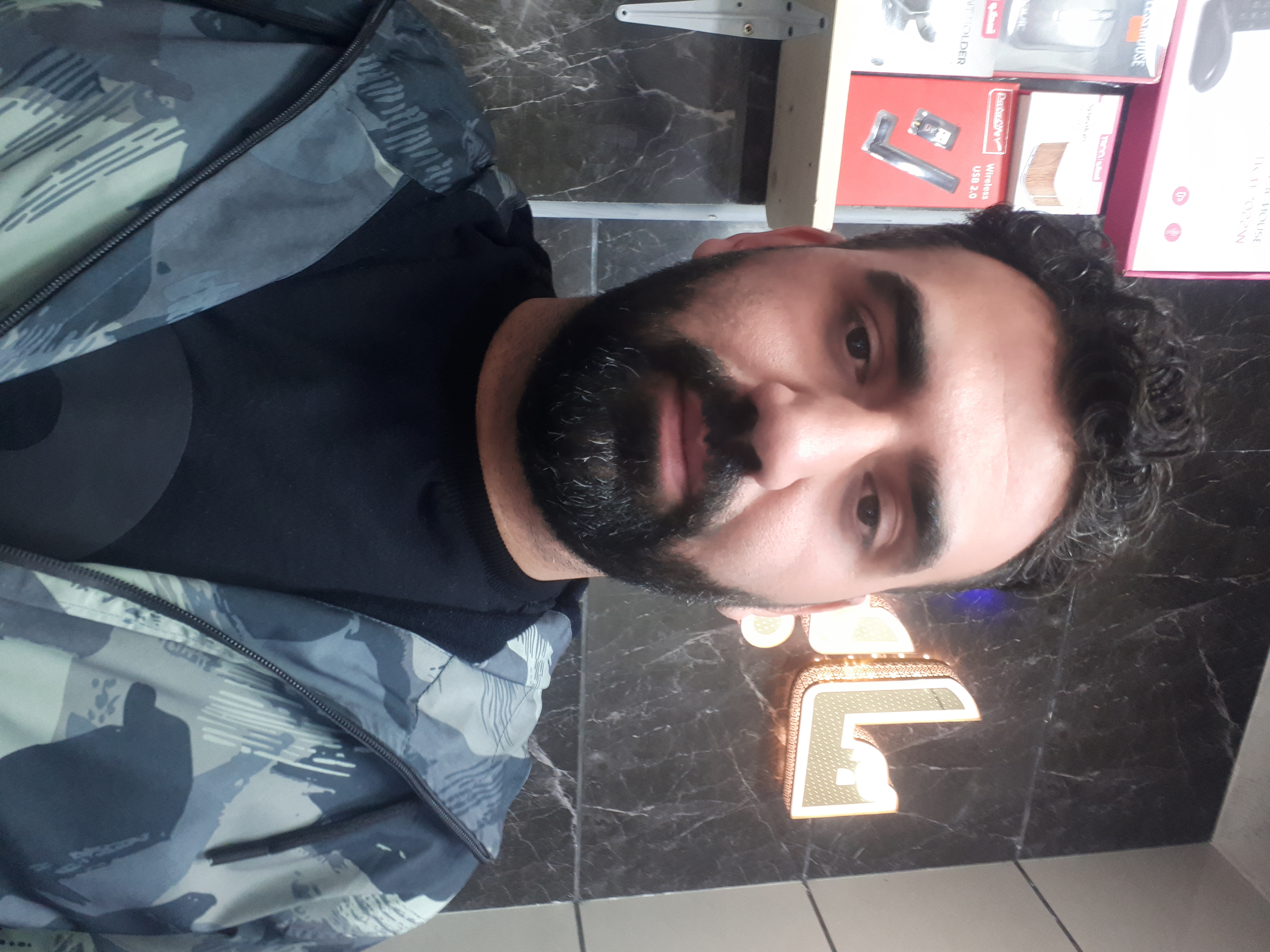 مهمان اقامتگاه